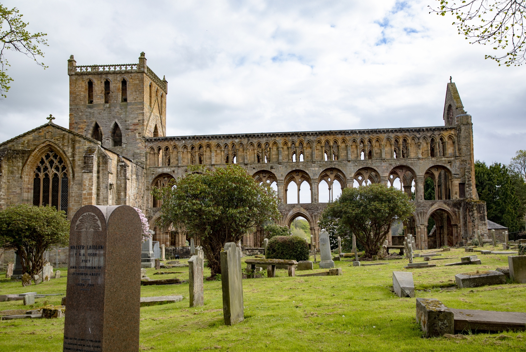 /gallery/west_europe/scotland/roxburghshire/jedburgh/Jedburgh Abbey 2022-013_med.jpg